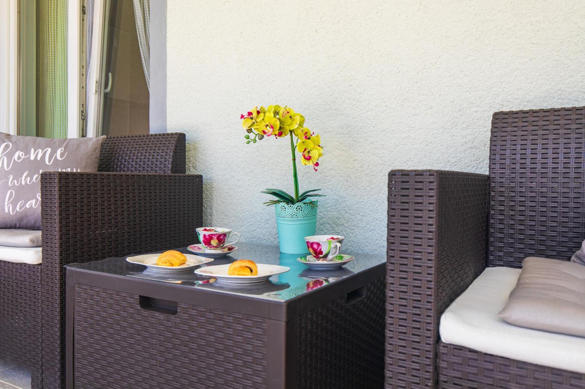 Apartment Tara With Seaview Krk Town Exterior foto